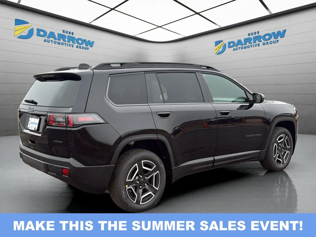 New 2026 Diamond Black Crystal Pearl-Coat Exterior Paint Jeep Laredo image 5