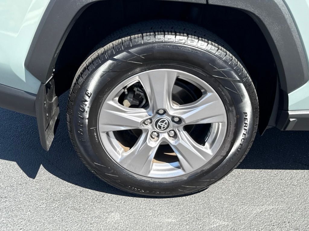 Certified Used 2022  Toyota XLE image 14
