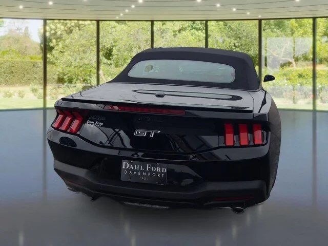 2025 Ford Mustang GT Premium Convertible - Photo 12