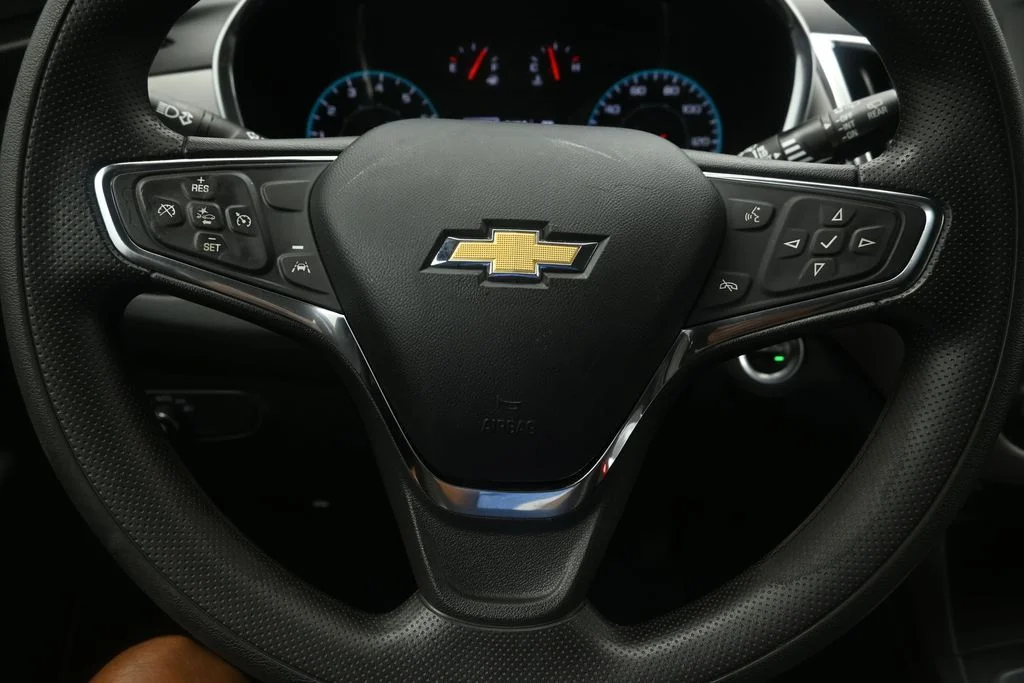 Used 2021 Summit White Chevrolet LS image 27