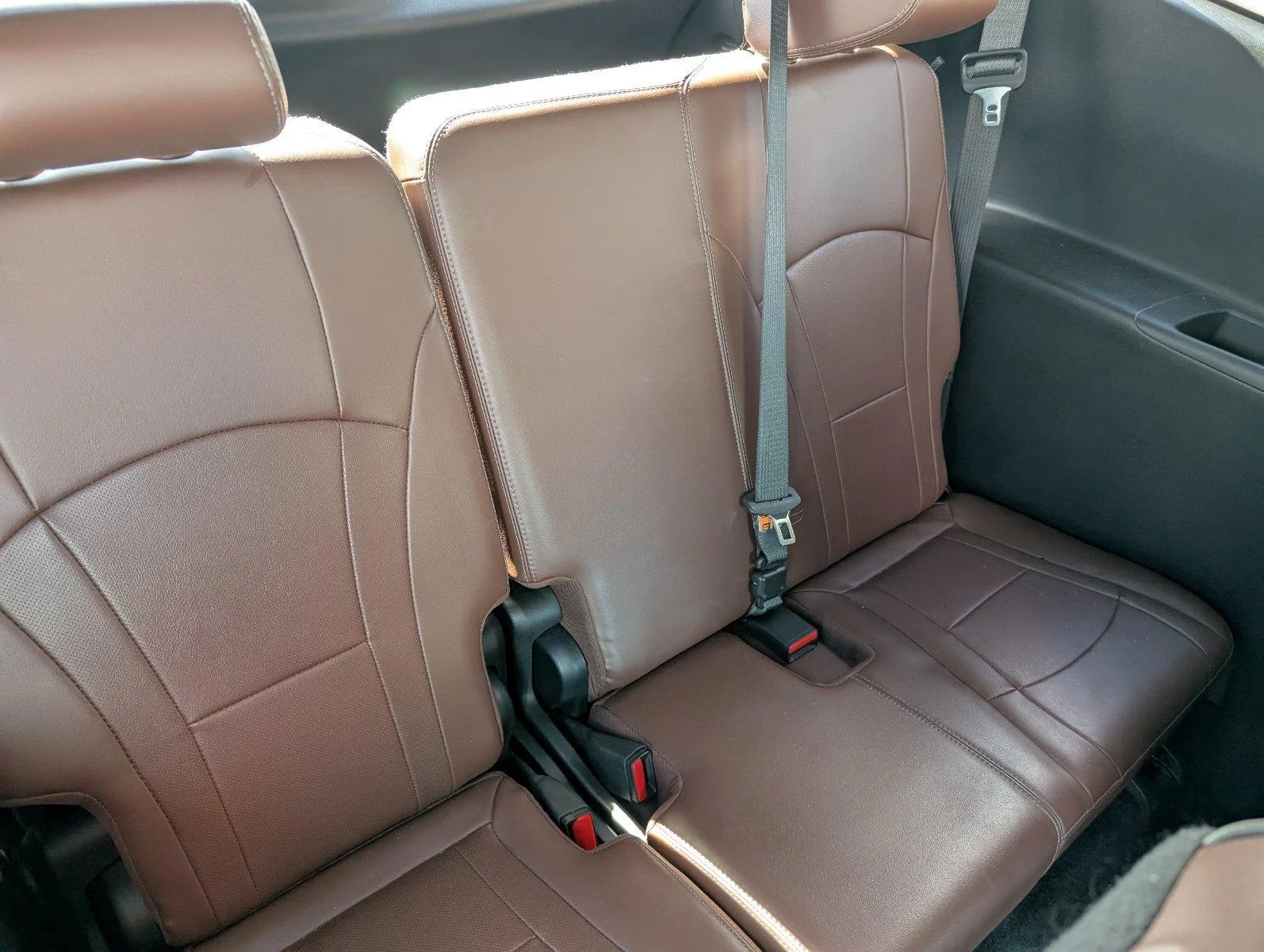 Used 2018 Includes Satin Nickel lower exterior accent color. Buick Avenir image 39