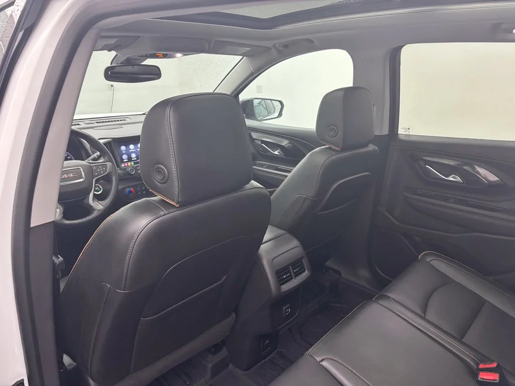 Used 2022 White GMC AT4 image 35