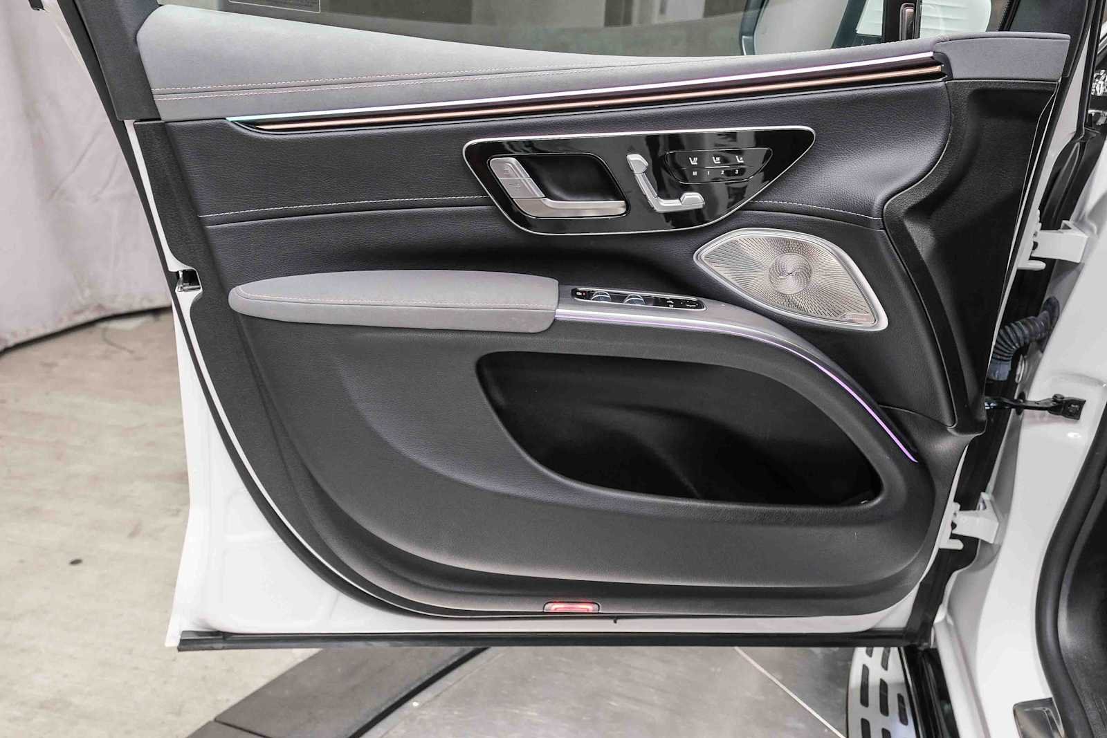 Certified Used 2023 Polar White Mercedes-Benz EQS 580 image 26