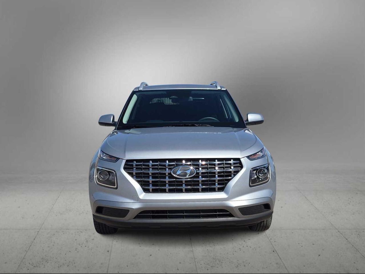 New 2026 Shimmering Silver Hyundai SEL image 3