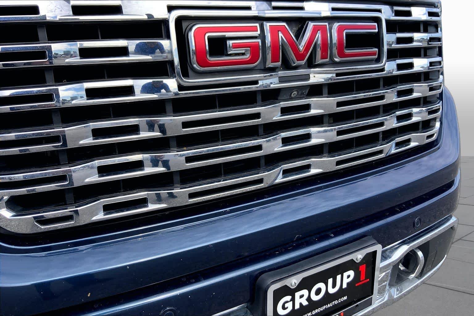 Used 2022 Pacific Blue Metallic GMC Denali image 29