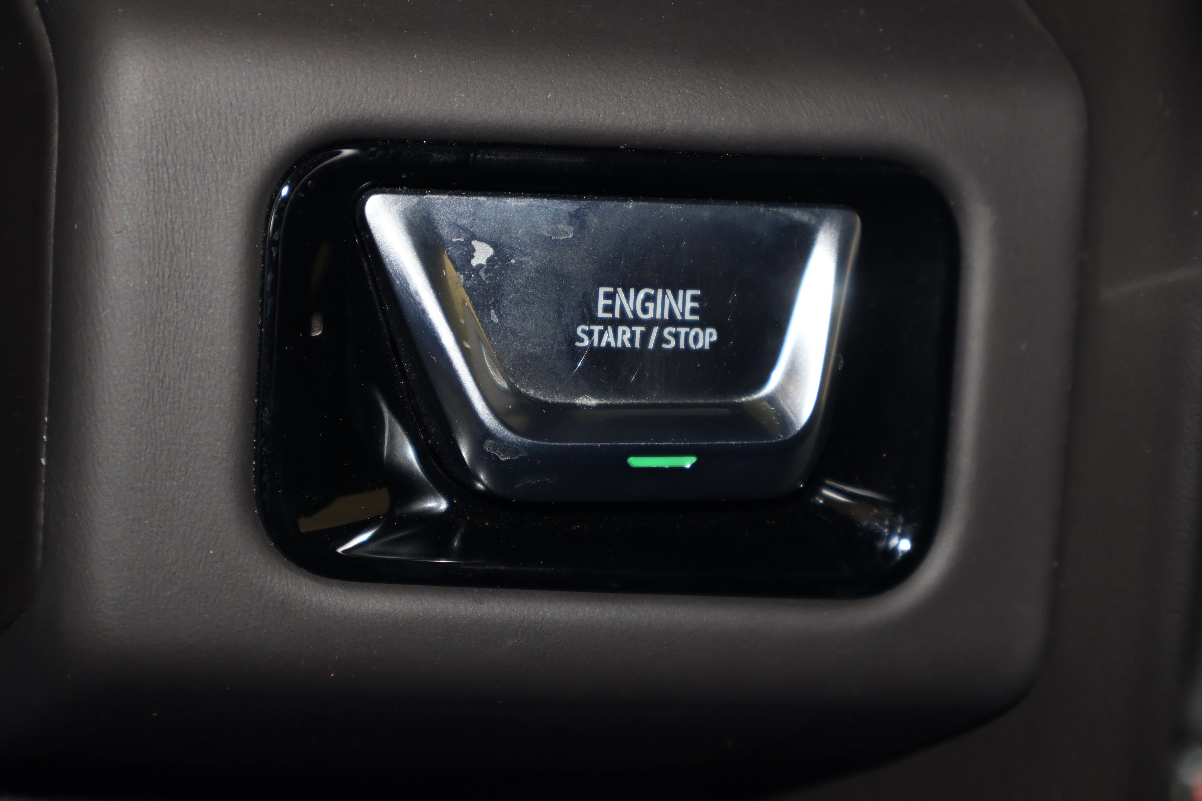 2025 GMC Yukon AT4 Ultimate - Photo 25