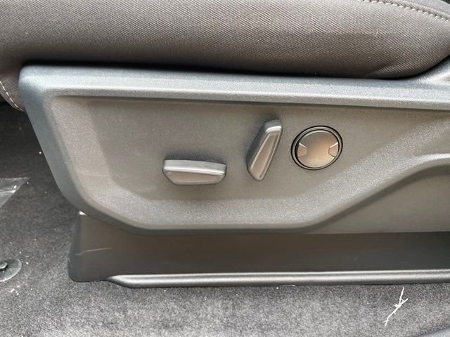 New 2026 Carbonized Gray Metallic Ford XLT image 14