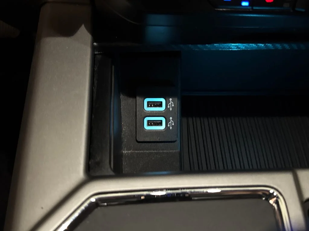 Used 2018 Red Ford Lariat image 30