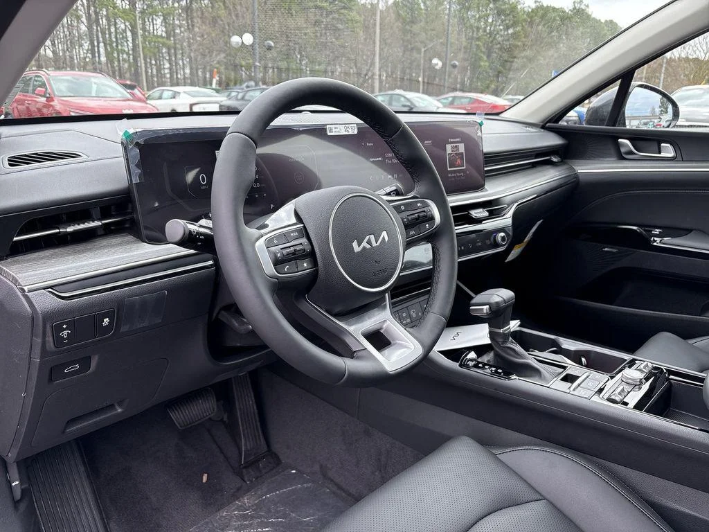 2025 Kia K5 EX - Photo 14
