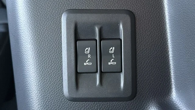 Used 2025 Mica Lexus 550 Luxury+ image 23