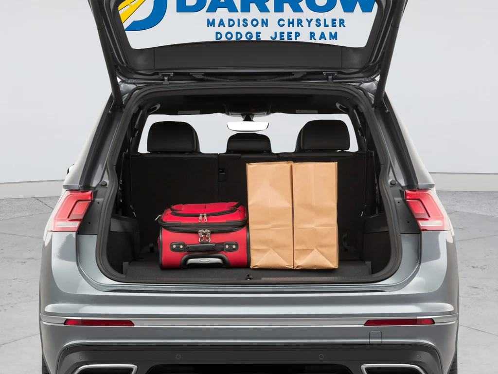 Used 2019  Volkswagen 2.0T SEL R-Line image 32