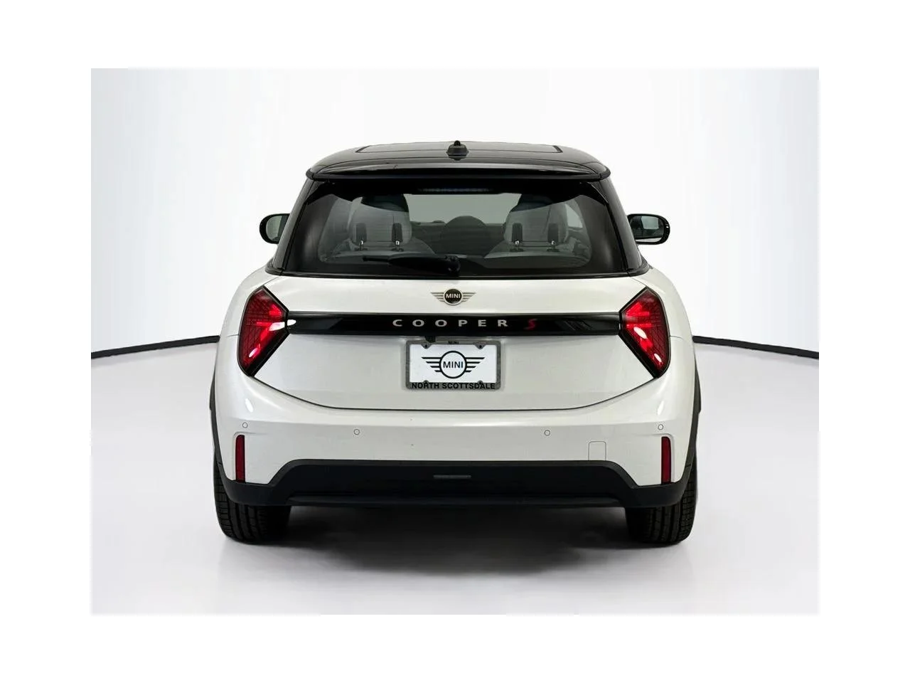 New 2026 Nanuq White Metallic MINI SIGNATURE PLUS image 6