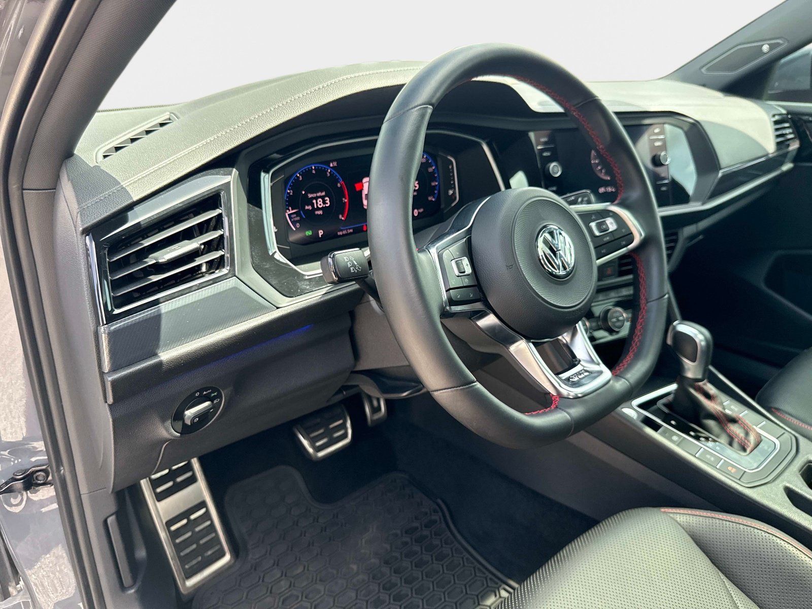 Used 2019 Platinum Gray Metallic Volkswagen R-Line image 18