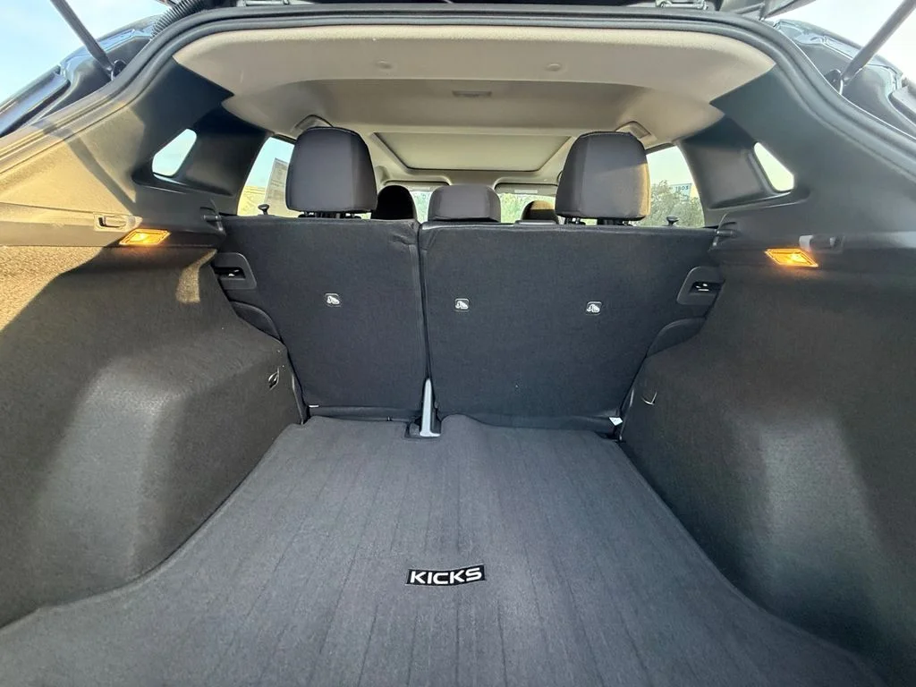 New 2027 Gray Nissan SV image 19