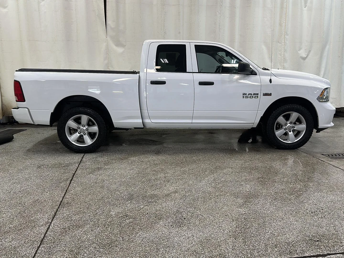 Used 2016 Bright White Clearcoat Ram Express image 6