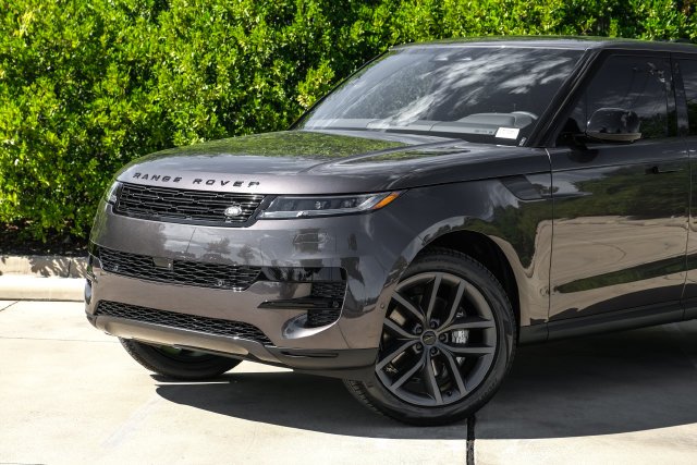 New 2027 Charente Grey Land Rover SE image 5