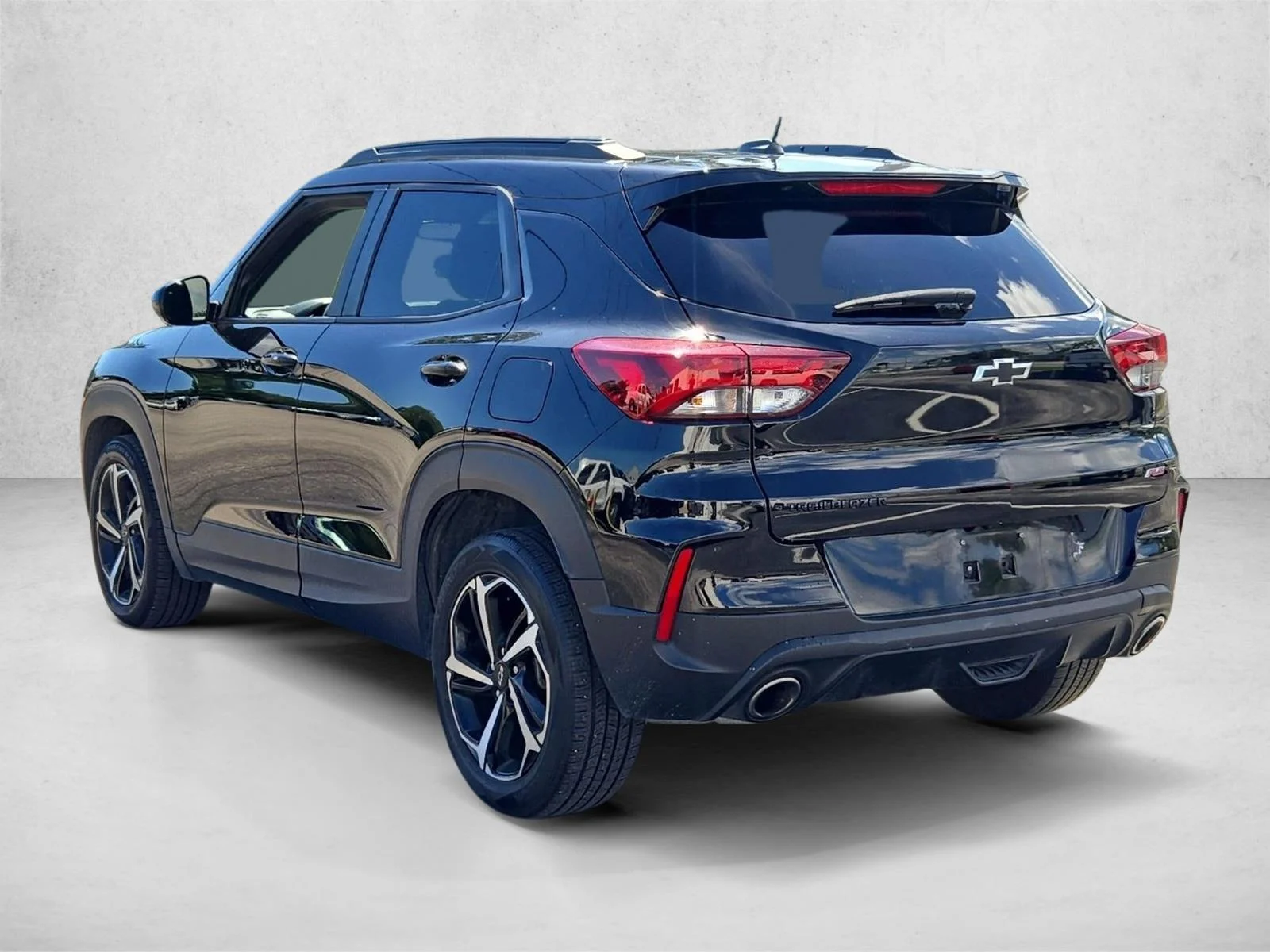 Used 2023 Mosaic Black Metallic Chevrolet RS image 7
