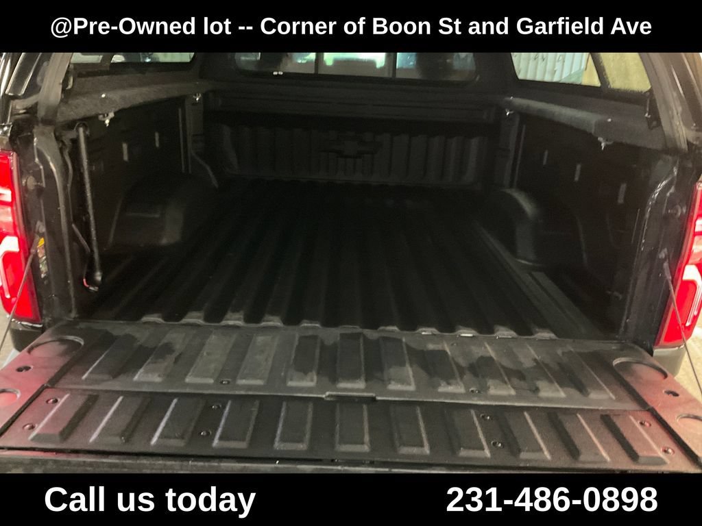 Used 2022 Black Chevrolet LTZ image 27