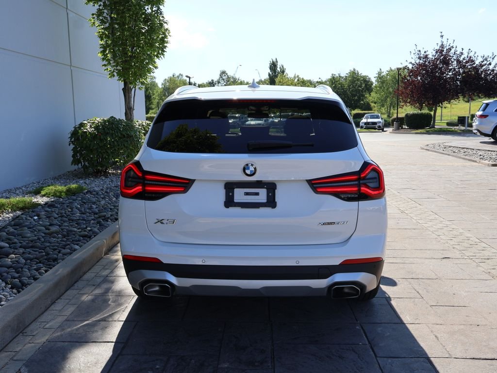 Used 2024 Alpine White BMW xDrive30i image 7