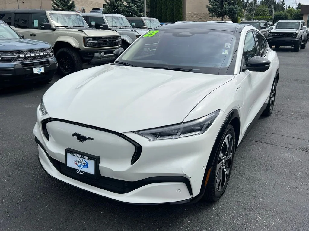 Certified Used 2023 White Metallic Ford Premium image 4