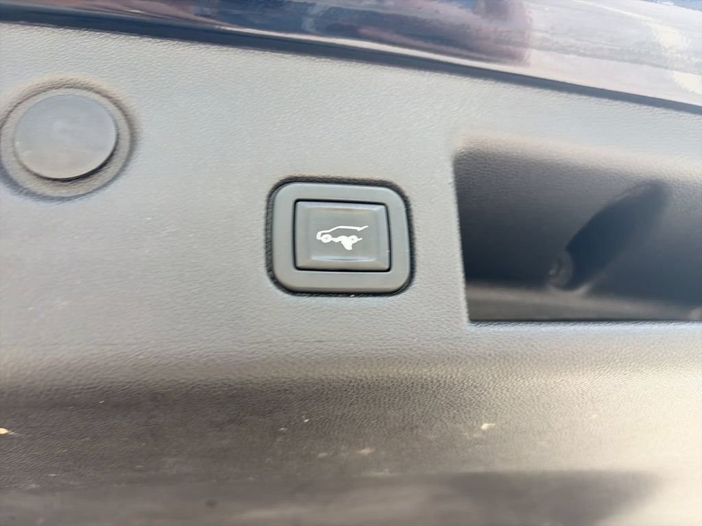Used 2020 Black Chevrolet LT image 8