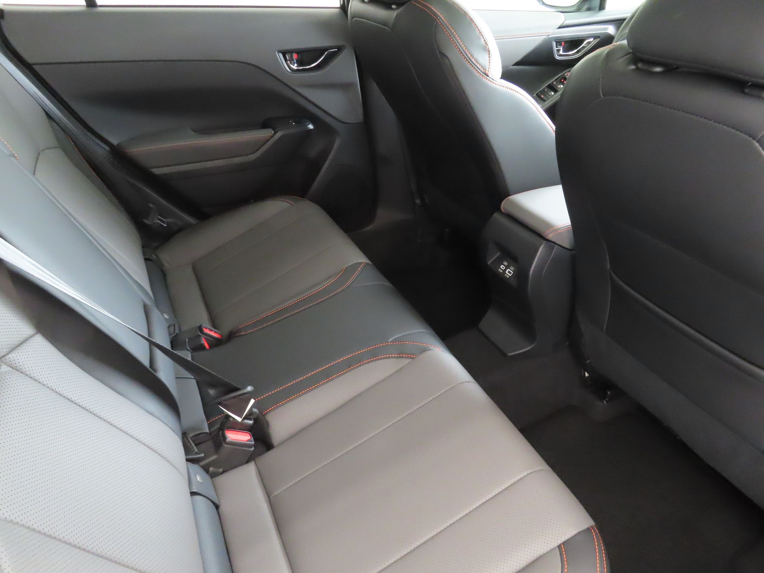 New 2026 CRYSTAL BLACK SILICA Subaru Limited Hybrid image 24