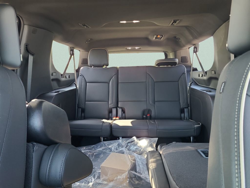 2026 Chevrolet Suburban Premier - Photo 10