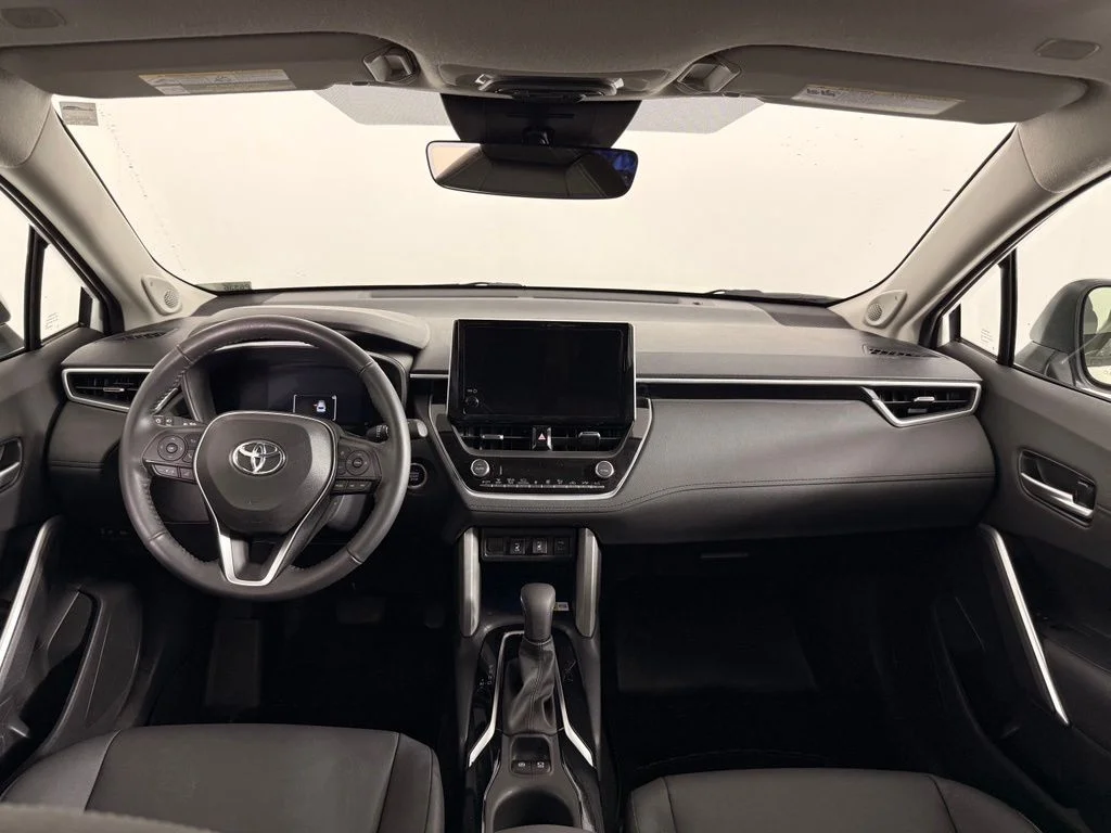 Used 2023 Beige Toyota XLE image 4