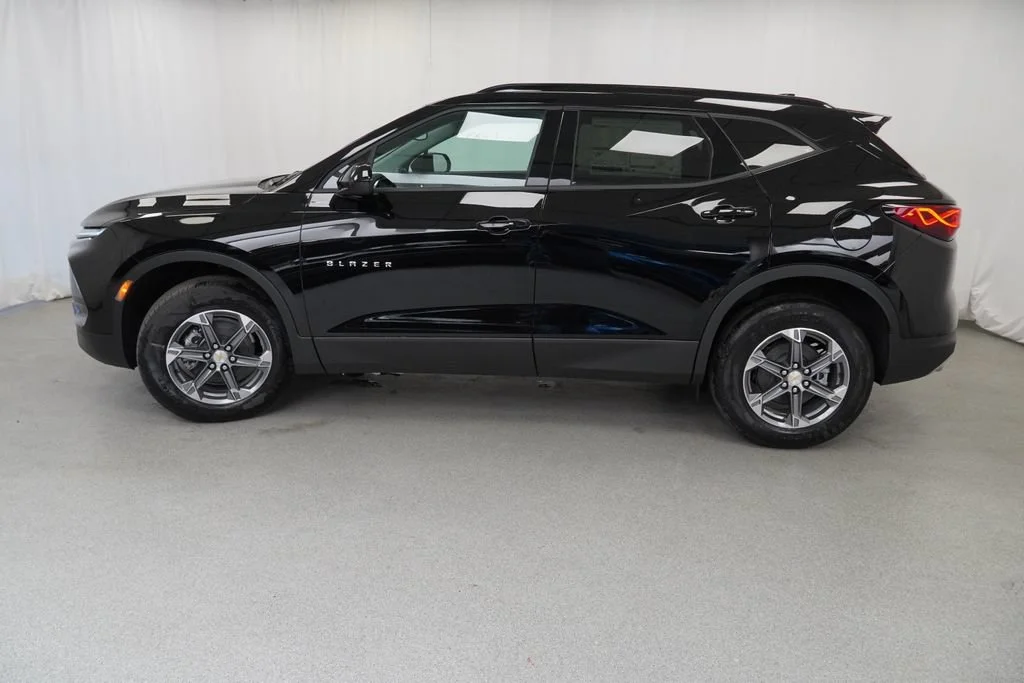 New 2026 Black Chevrolet 2LT image 5