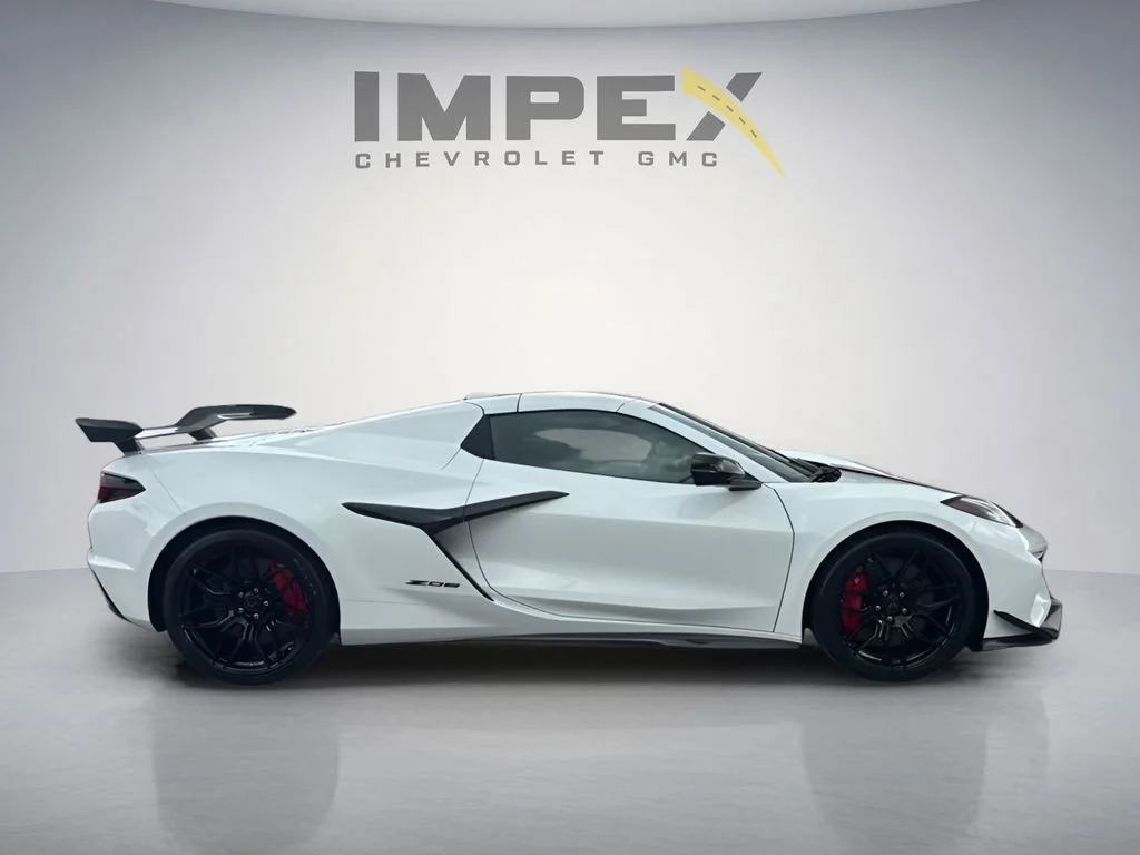 Used 2024 Arctic White Chevrolet 3LZ image 8