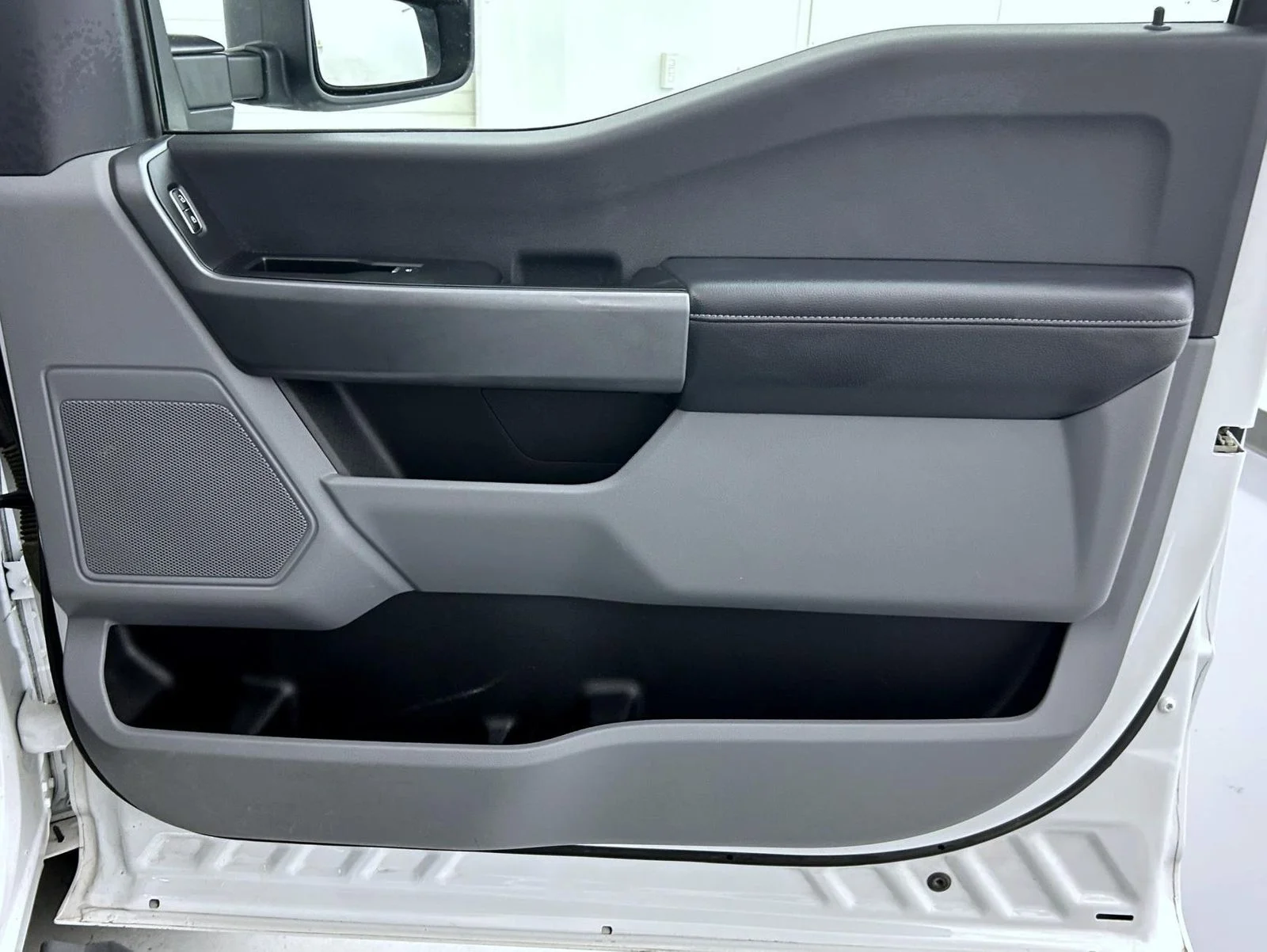 Used 2025 White Ford XLT image 16
