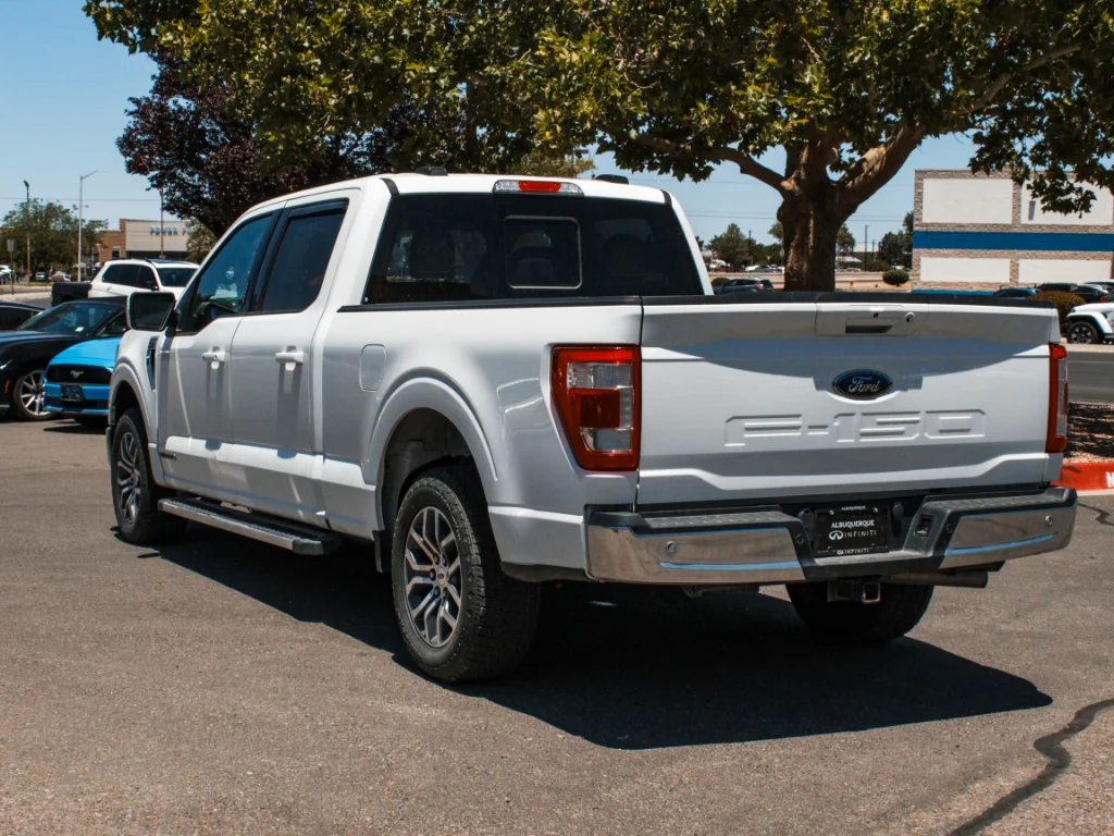 Used 2022 Oxford White Ford LARIAT image 8