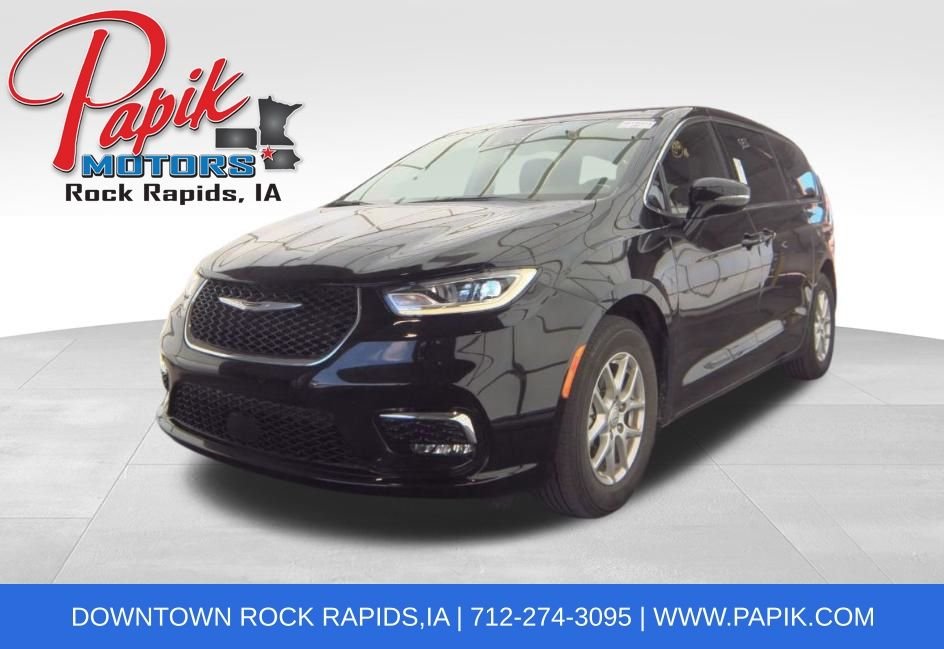 2025 Chrysler Pacifica Select's photo