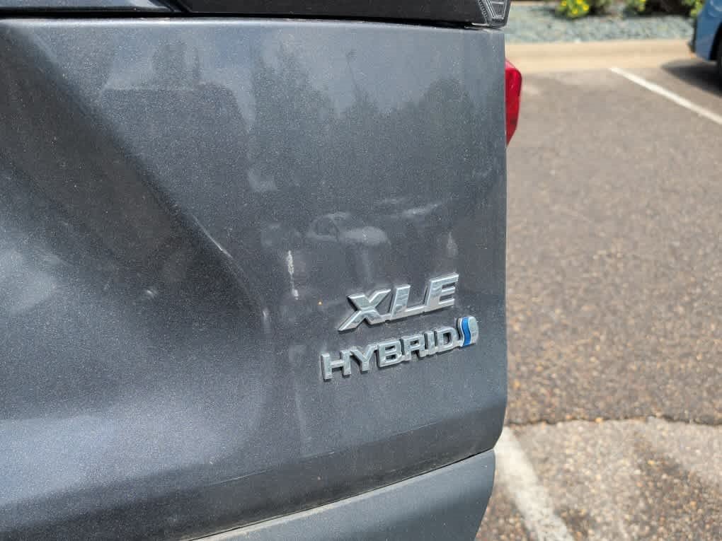 Used 2022 Magnetic Gray Metallic Toyota Hybrid XLE image 9
