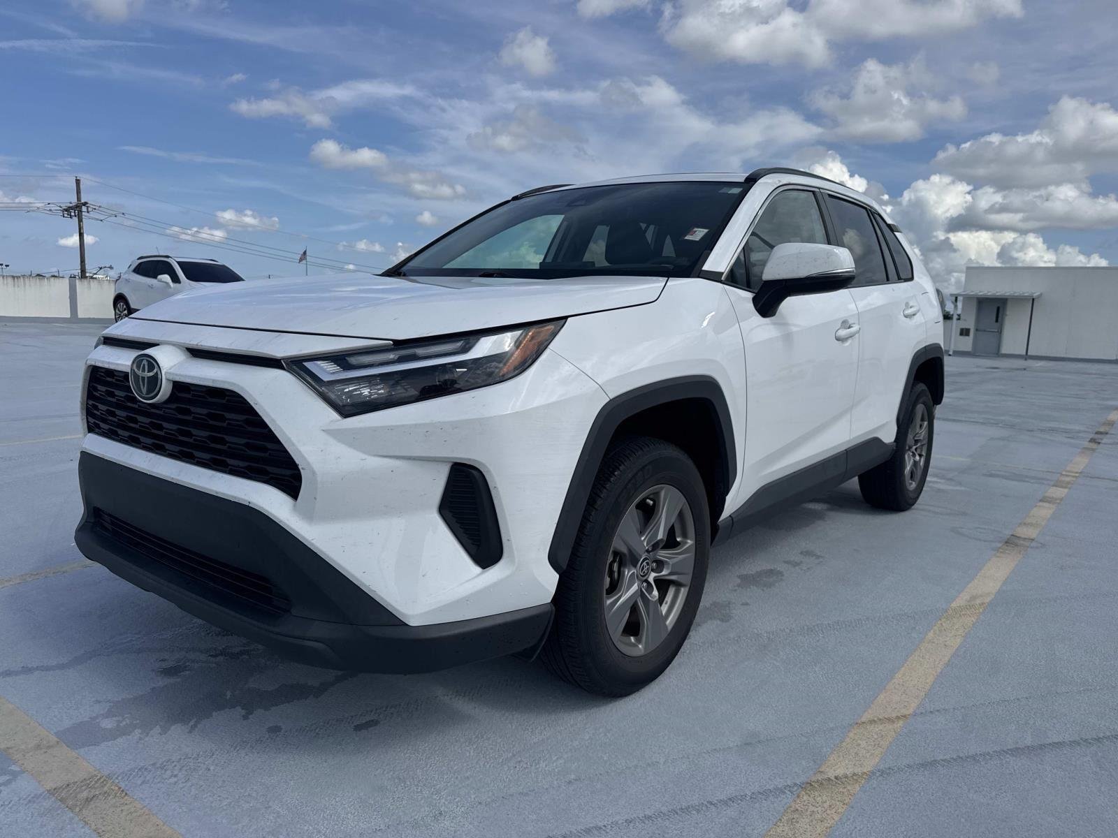 Used 2022 White Toyota XLE image 15
