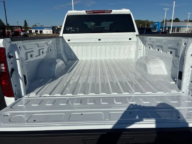 New 2026 Summit White Chevrolet WT image 25