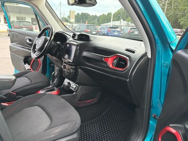 Used 2021 Teal Jeep Trailhawk image 15