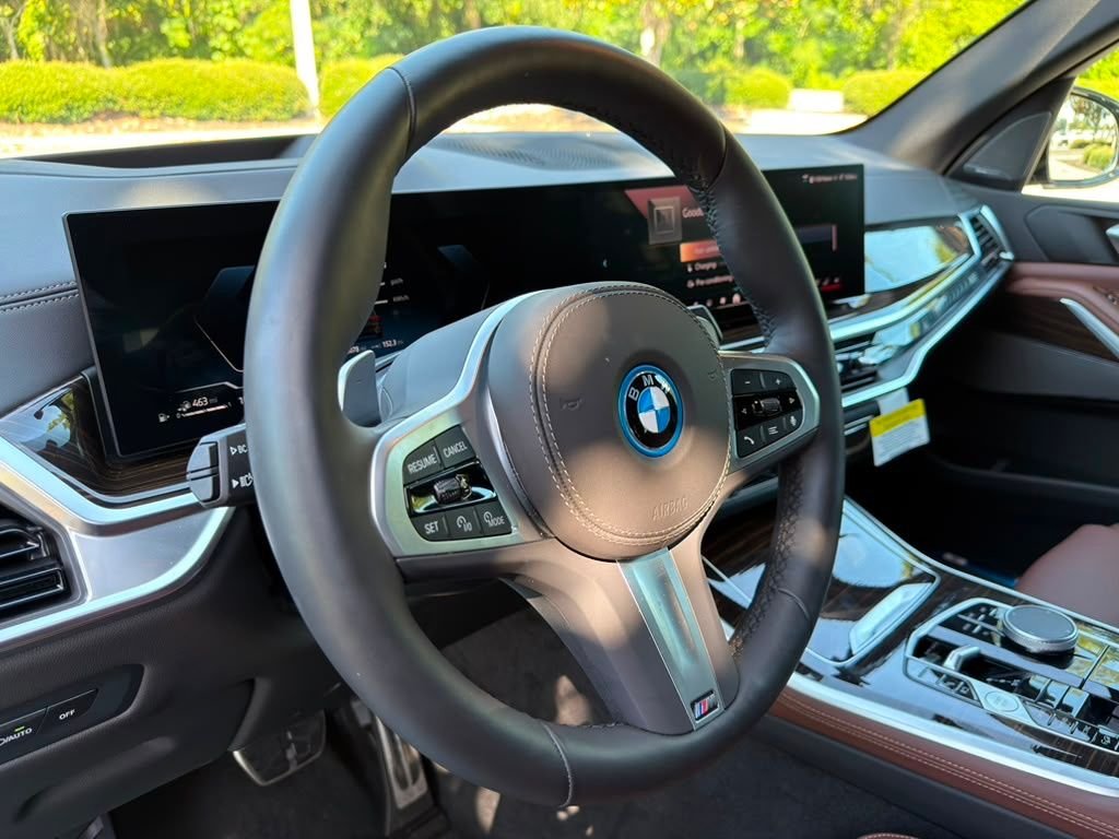 Certified Used 2026 Green BMW xDrive50e image 15