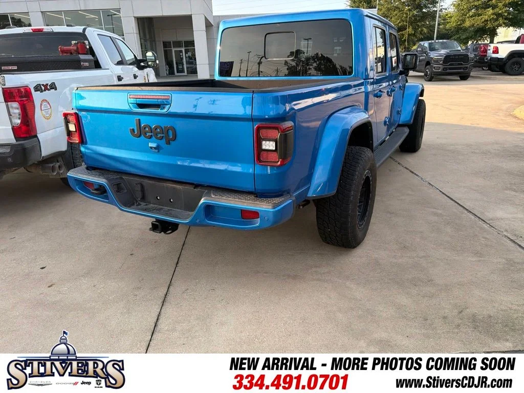 Used 2022 Blue Jeep Overland image 11