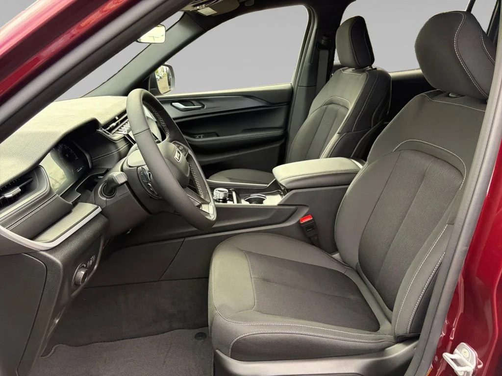 New 2026 Velvet Red Pearl-Coat Exterior Paint Jeep Laredo image 11