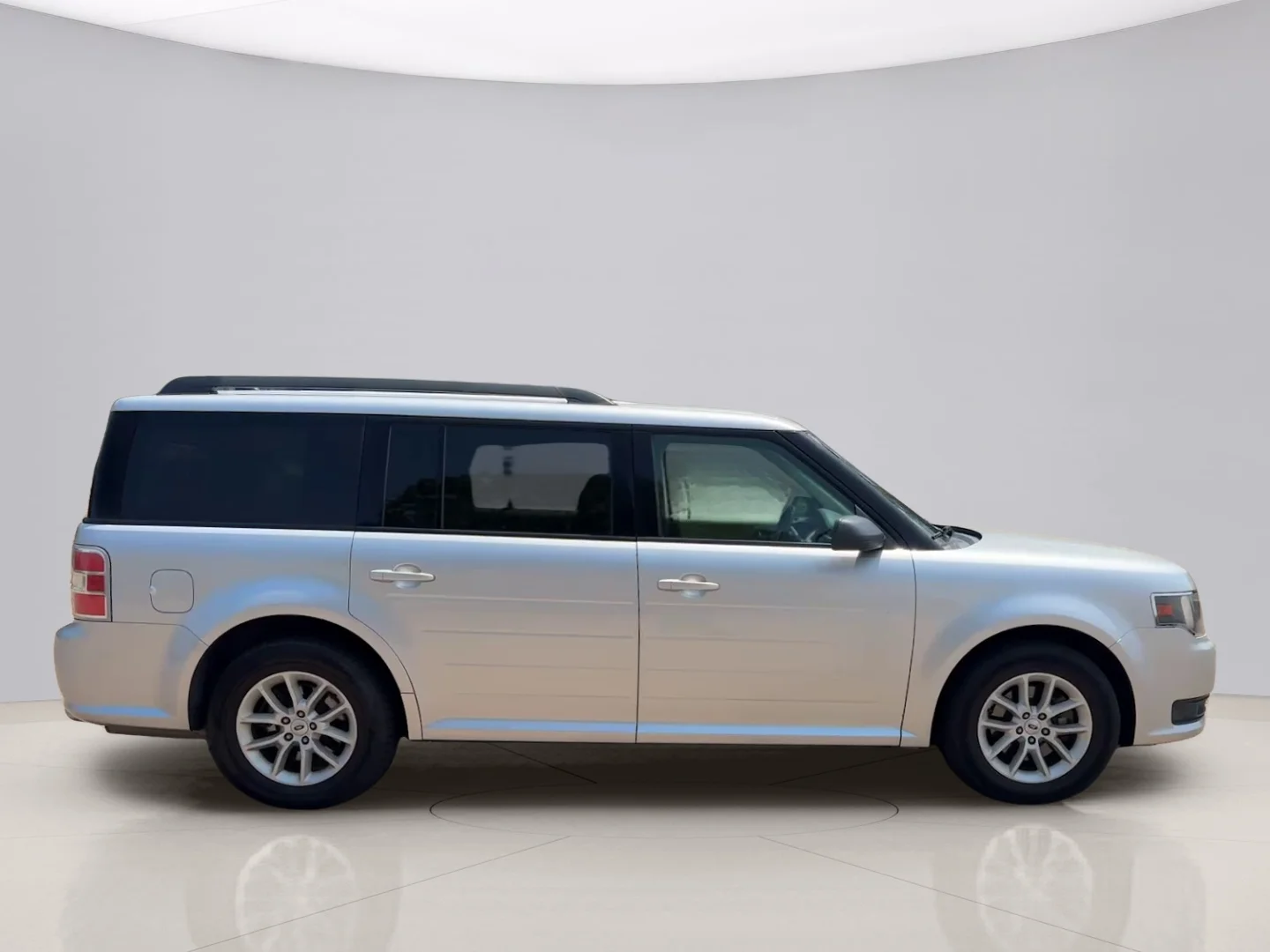 Used 2016 Silver Ford SE image 6