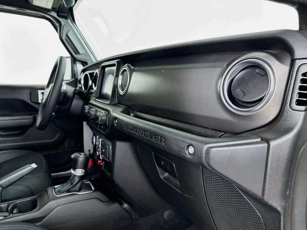 Used 2023 Silver Jeep Rubicon 4xe image 29