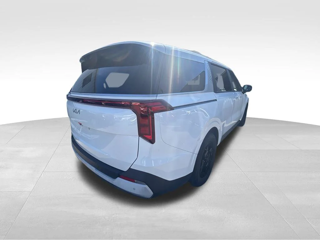 Used 2026 White Kia LX image 5