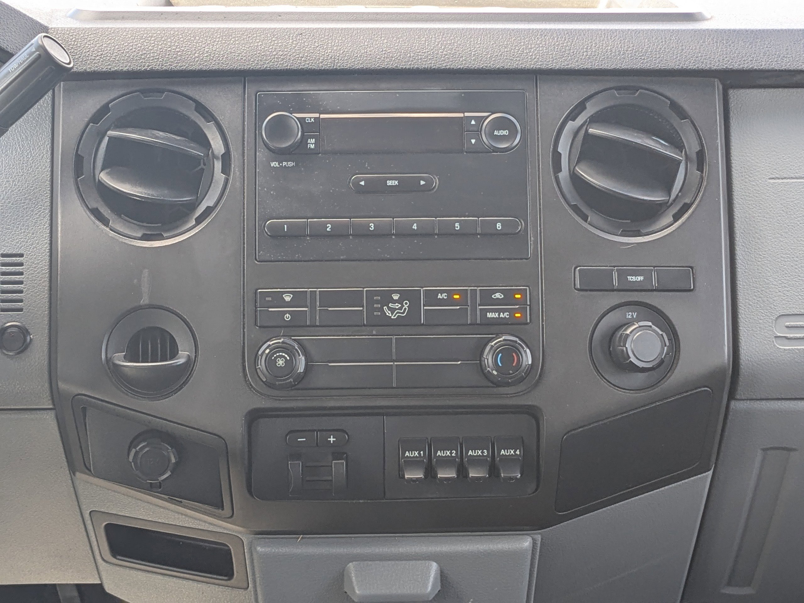 2016 Ford F-450 Super Duty Chassis Cab XL - Photo 16