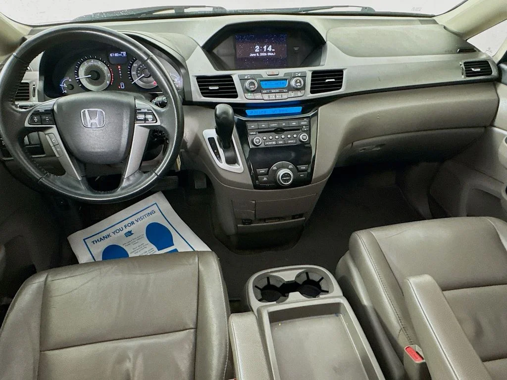 Used 2013 Silver Honda EX-L image 27