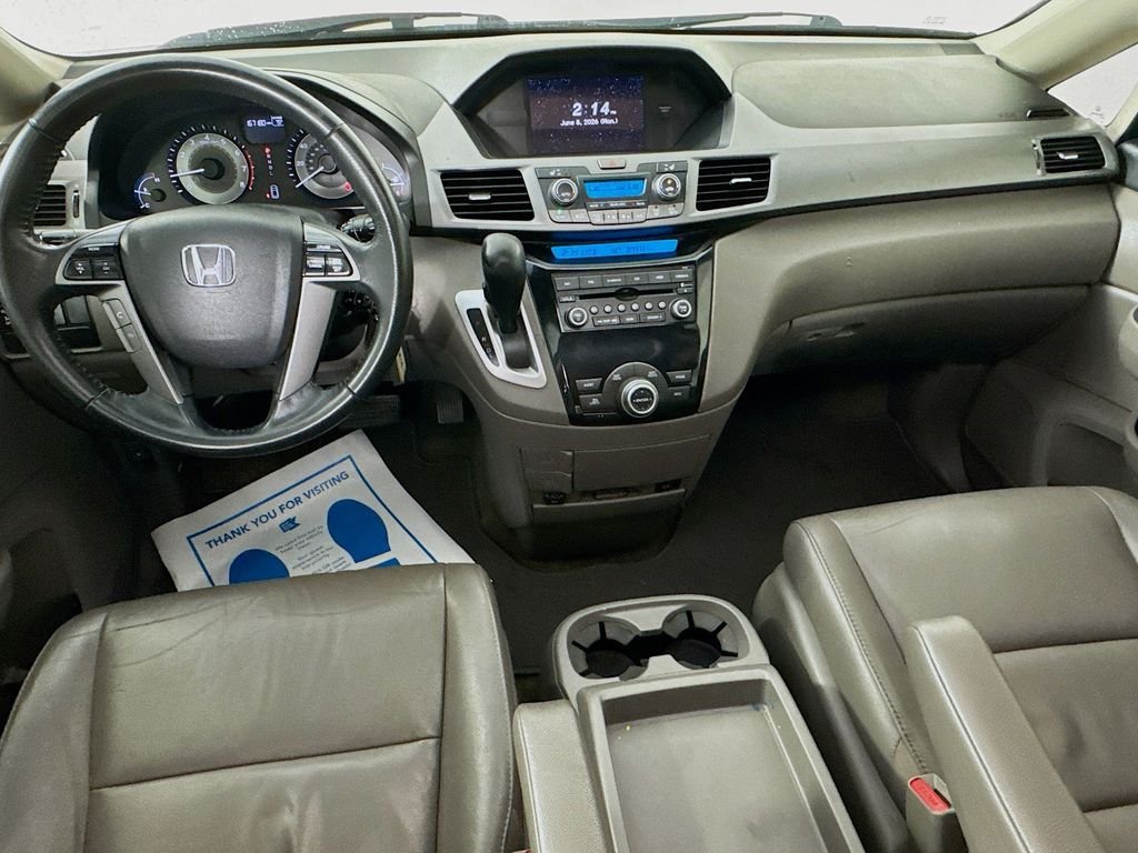 Used 2013 Silver Honda EX-L image 27