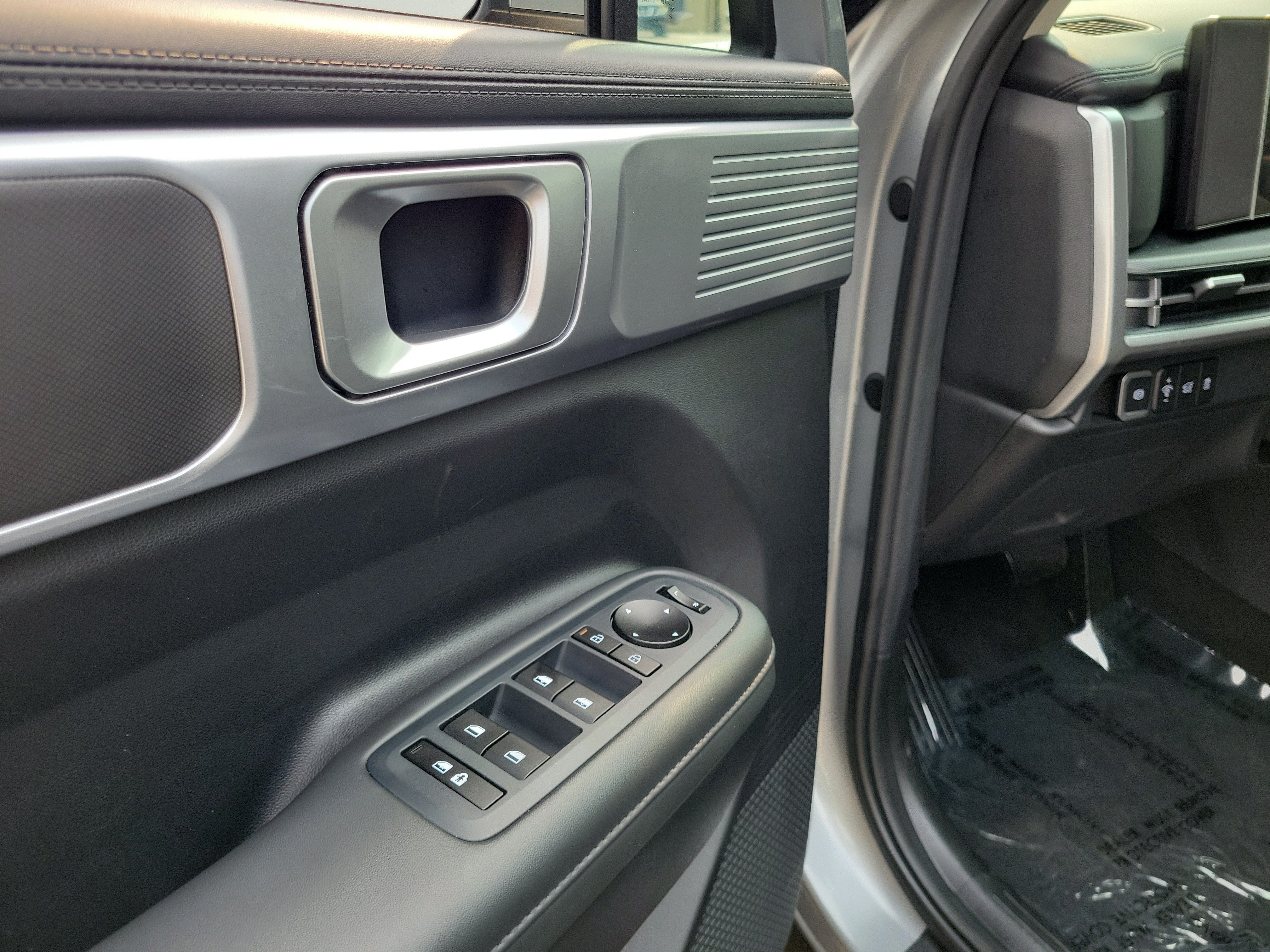 Certified Used 2026 Shimmering Silver Hyundai SEL image 18