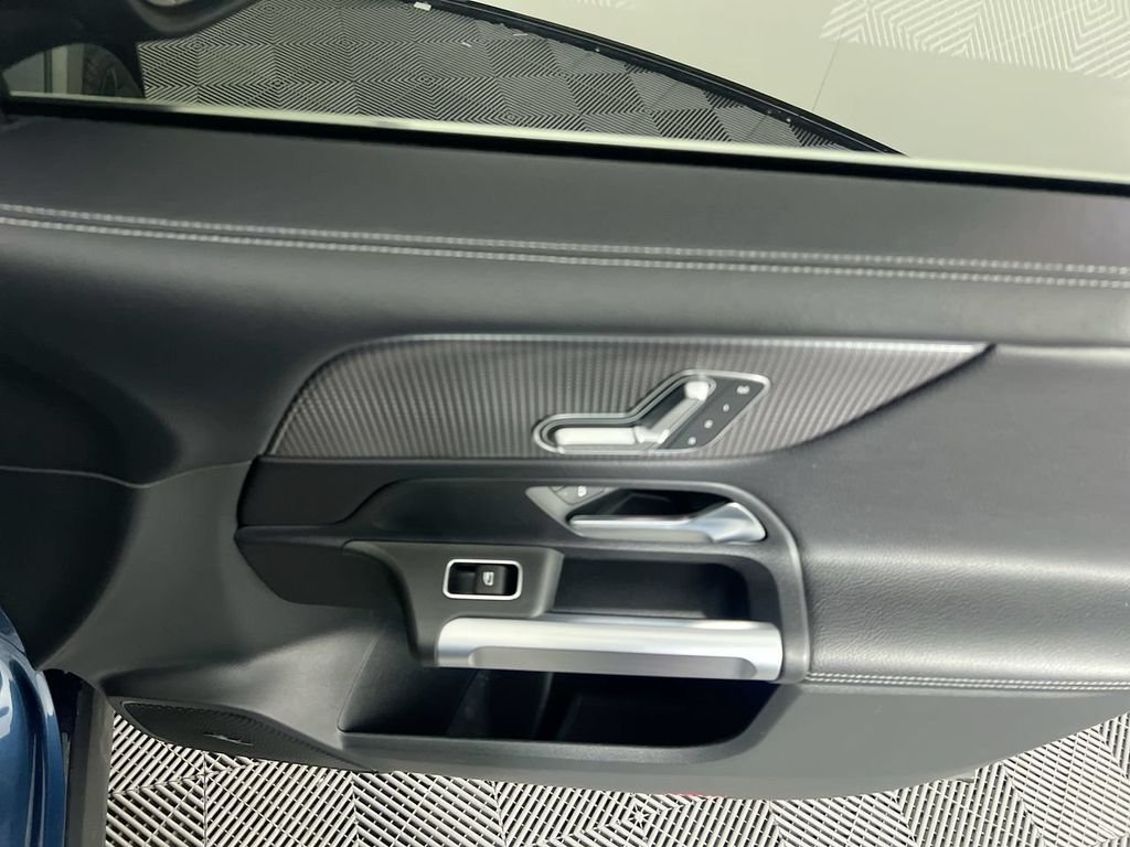 Used 2023 Blue Mercedes-Benz GLB 250 image 24