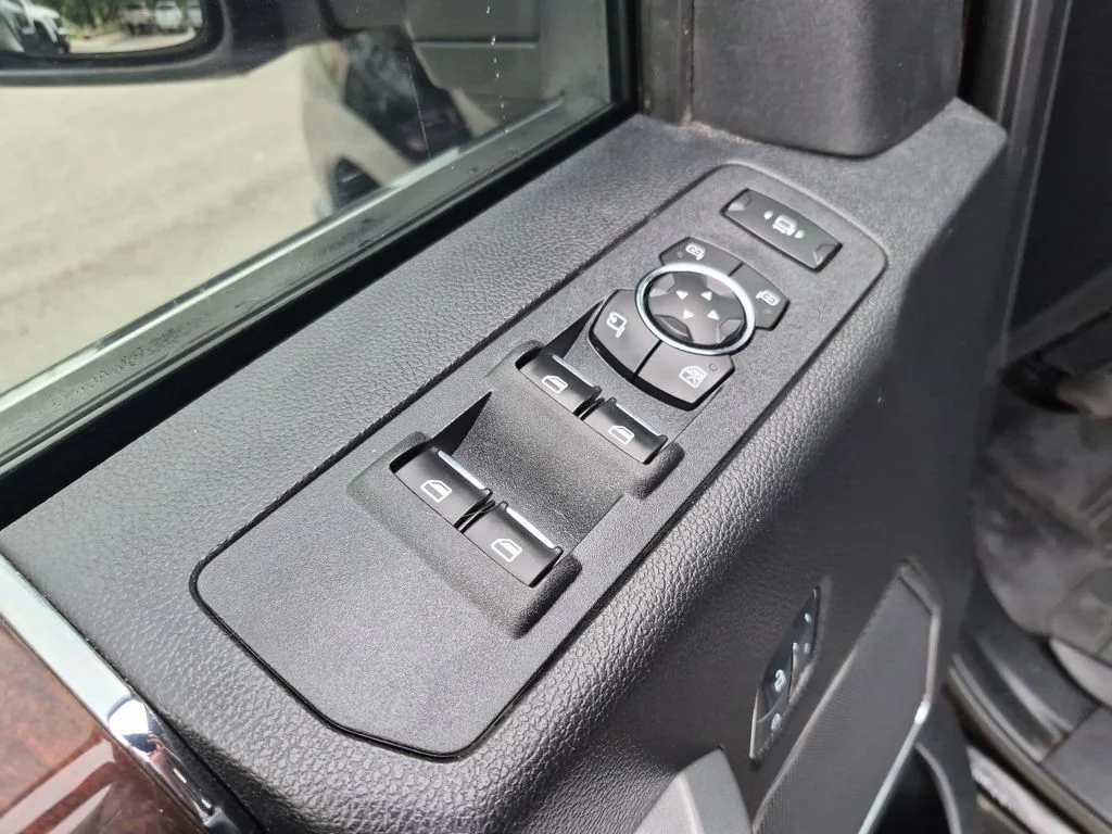 Used 2017 Black Ford Platinum image 20