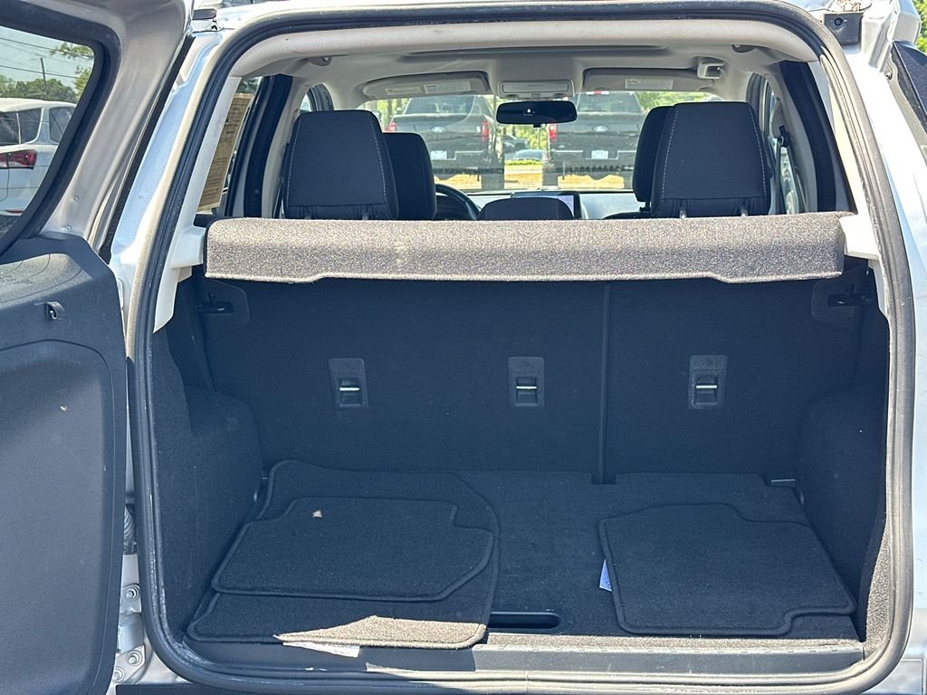 Used 2020 Silver Metallic Ford SE image 18